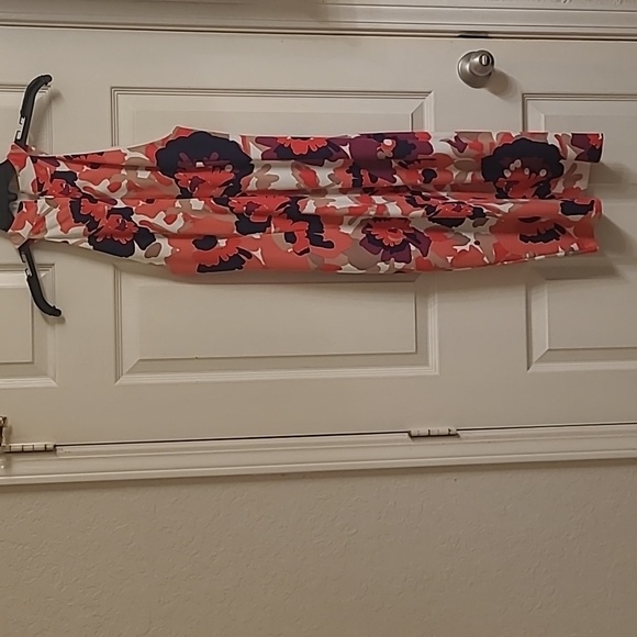 Fitted sleevless dress - Picture 3 of 4